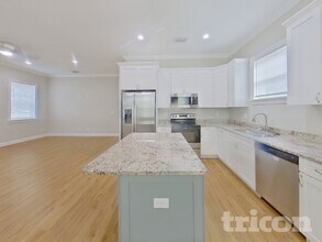 7703 N Huntley Ave in Tampa, FL - Building Photo - Building Photo