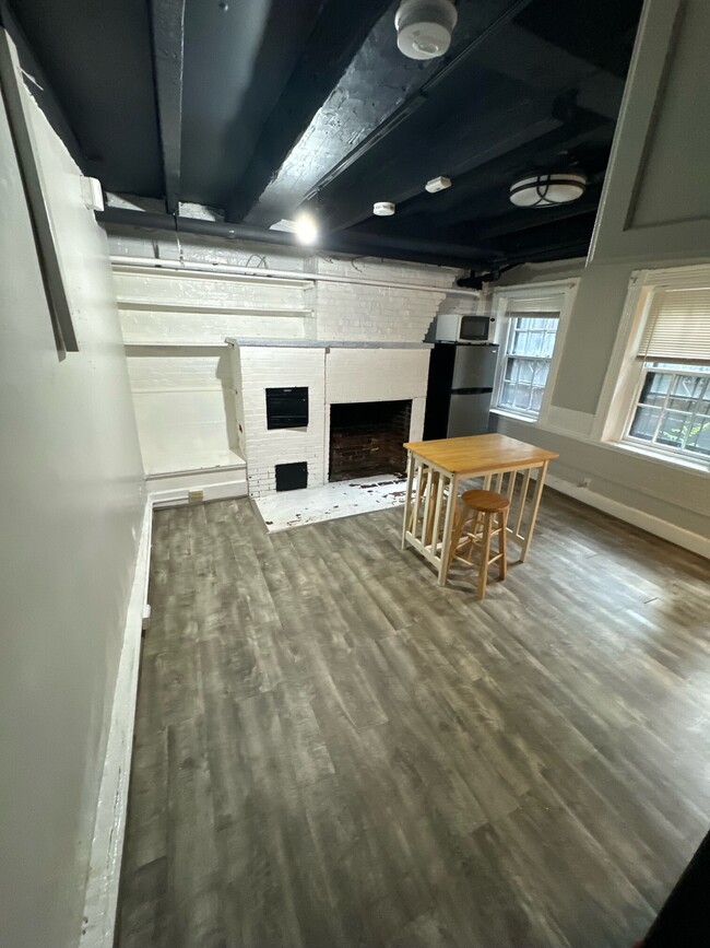 6 Champney Pl, Unit 1 in Boston, MA - Building Photo - Building Photo