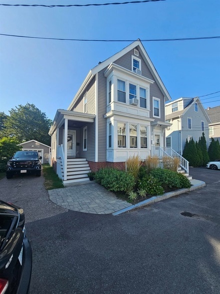 property at 23 Columbia Ct