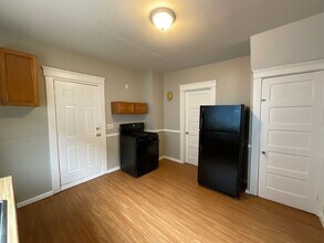 3392 W 49th St, Unit 3392 West 49th Street Down in Cleveland, OH - Building Photo - Building Photo