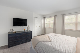 McDonogh Village Apartments & Townhomes in Randallstown, MD - Building Photo - Interior Photo