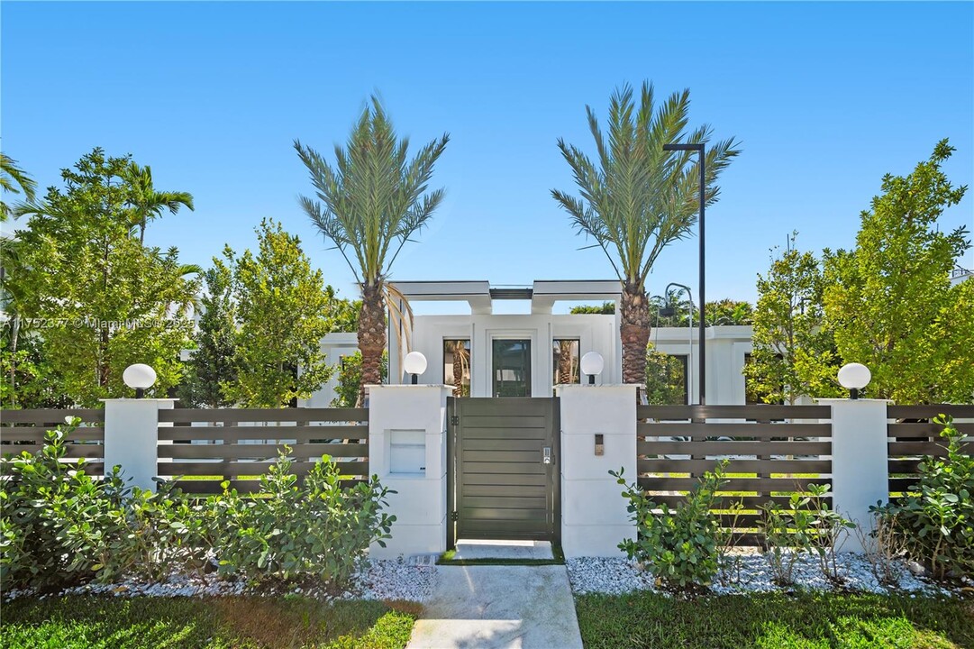 1310 101st St in Bay Harbor Islands, FL - Building Photo
