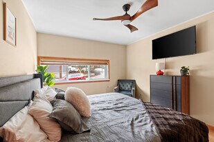 11 NE 63rd Ave in Portland, OR - Building Photo