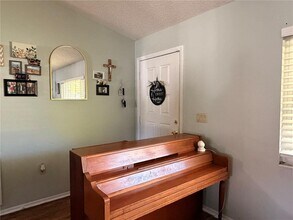 7308 Fairwood Ave in New Port Richey, FL - Foto de edificio - Building Photo