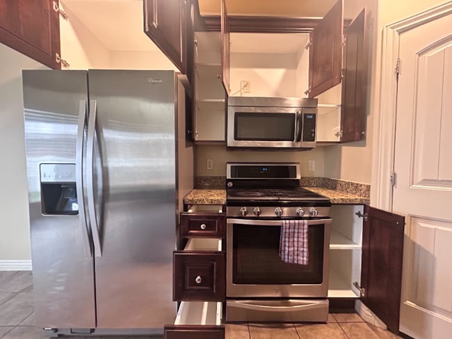 1169 S 225 E in Orem, UT - Foto de edificio - Building Photo