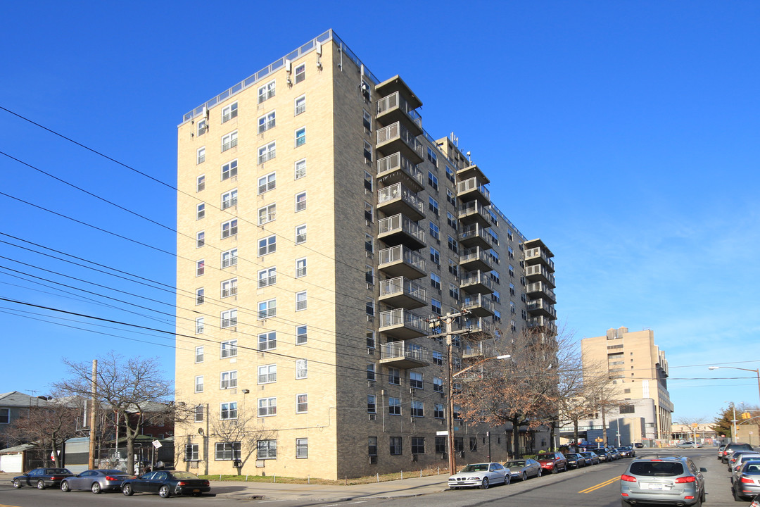 638 E 98th St in Brooklyn, NY - Foto de edificio