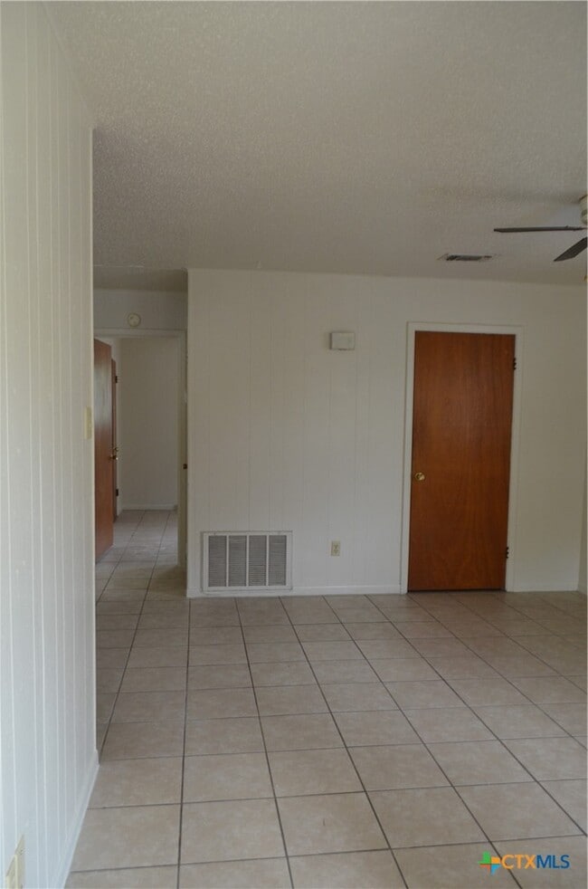 303 E Avenue B in Copperas Cove, TX - Building Photo - Building Photo