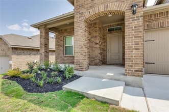 9737 Fallston Dr in Fort Worth, TX - Building Photo - Building Photo