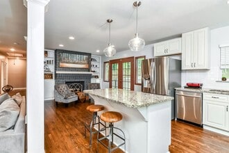 2480 Cascade Rd SW in Atlanta, GA - Building Photo - Building Photo