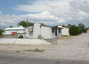 2528 N Fontana Ave in Tucson, AZ - Building Photo - Building Photo