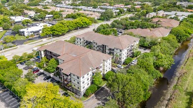 2851 Riverside Dr in Coral Springs, FL - Building Photo - Building Photo