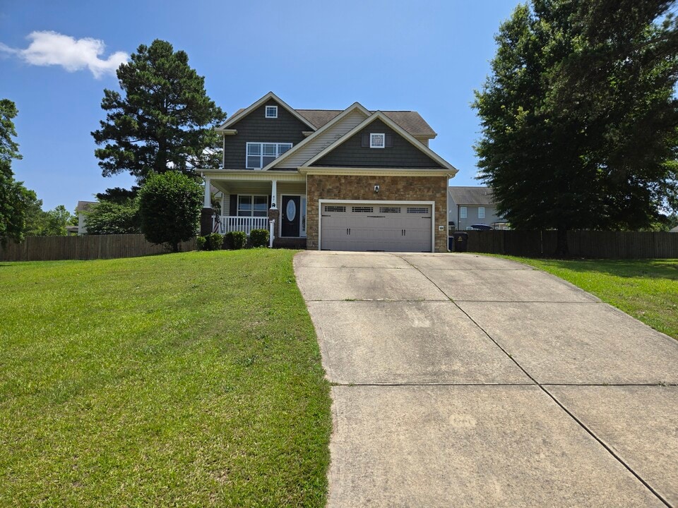 47 Kentucky Derby Ln in Lillington, NC - Building Photo
