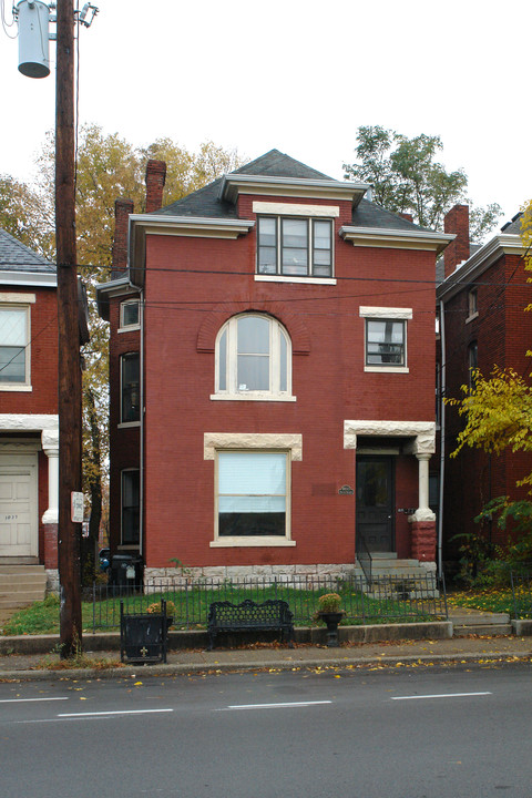 1033 S 2nd St in Louisville, KY - Foto de edificio