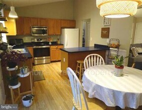 10603 Hamiltons Crossing Dr in Fredericksburg, VA - Building Photo - Building Photo