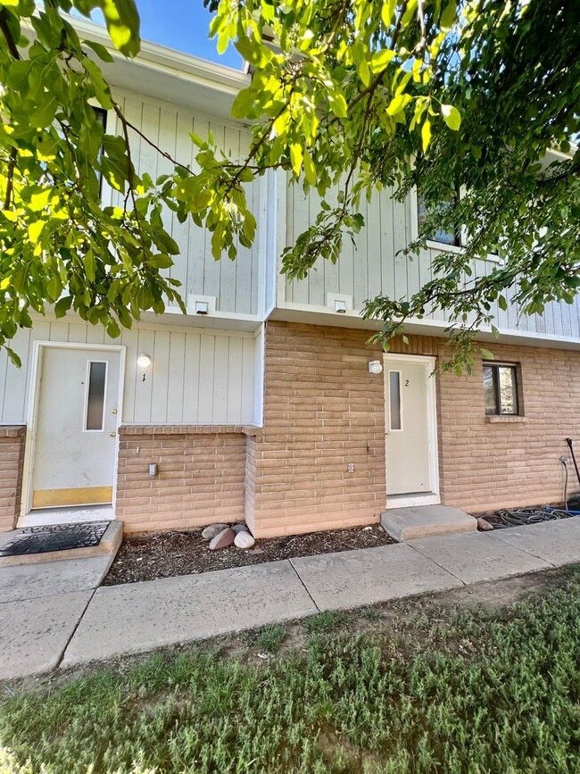property at 725 Elder Ct