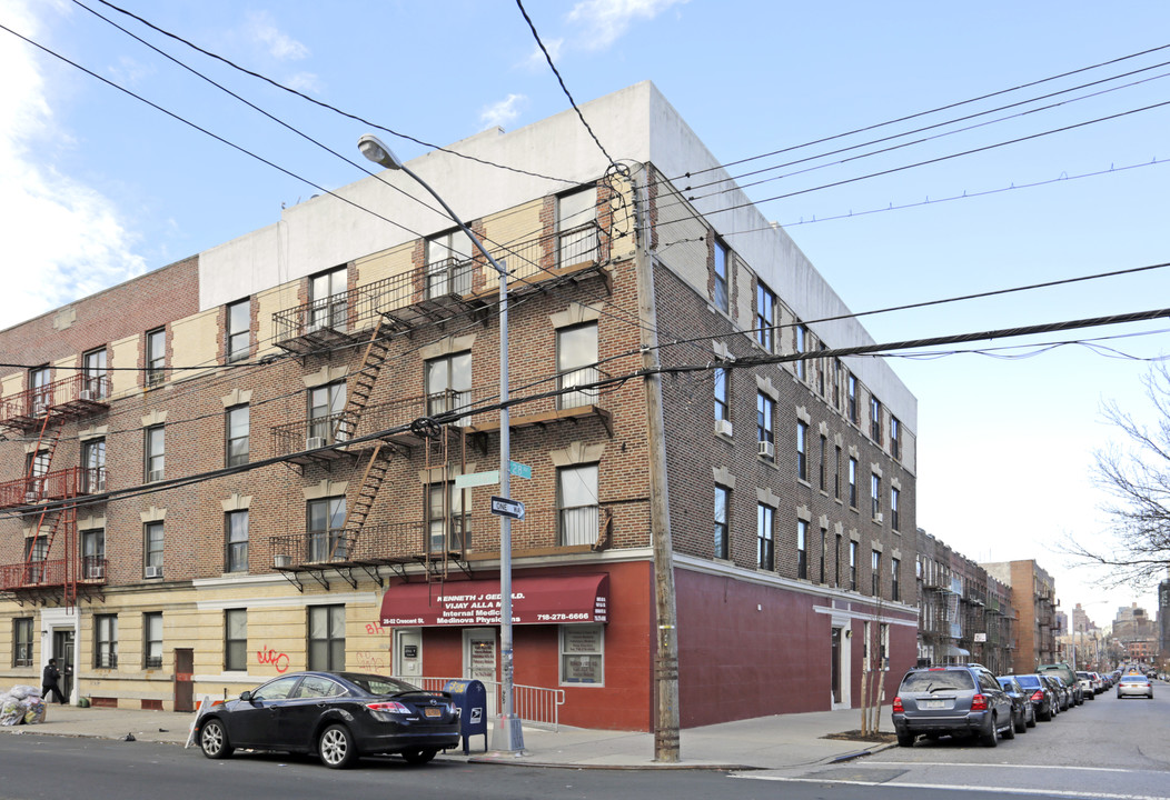 2802 Crescent St in Astoria, NY - Foto de edificio