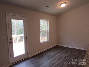 1385 Amberlight Circle in Salisbury, NC - Foto de edificio - Building Photo