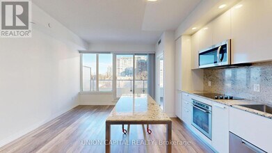 75 Canterbury Pl in Toronto, ON - Building Photo - Building Photo