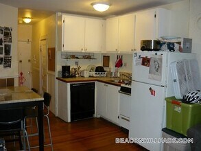 72 Revere St, Unit 1R in Boston, MA - Foto de edificio - Building Photo