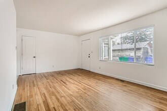 704 NE 60th Ave in Portland, OR - Building Photo - Building Photo
