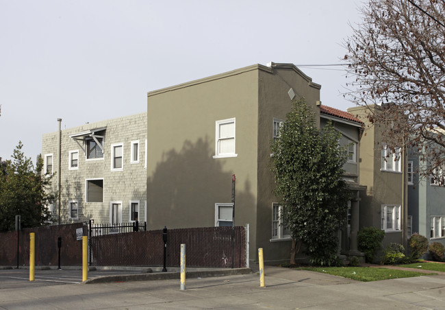 485 Cheney Ave in Oakland, CA - Building Photo - Building Photo