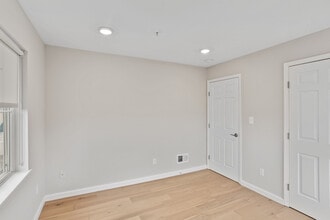 525 Bloomfield Ave in Caldwell, NJ - Foto de edificio - Building Photo