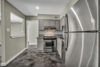2808 Skyway Cir in Austin, TX - Building Photo - Building Photo