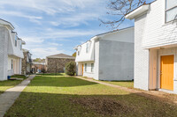 Oak Grove Courts in Hattiesburg, MS - Building Photo - Building Photo