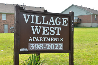 Village West in Lebanon, OH - Building Photo - Building Photo