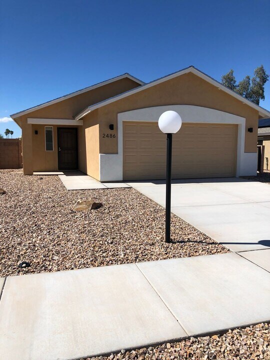 2486 South Dr in Tucson, AZ - Building Photo