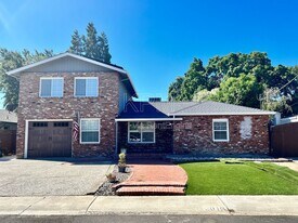 2016 Canal Dr in Stockton, CA - Building Photo