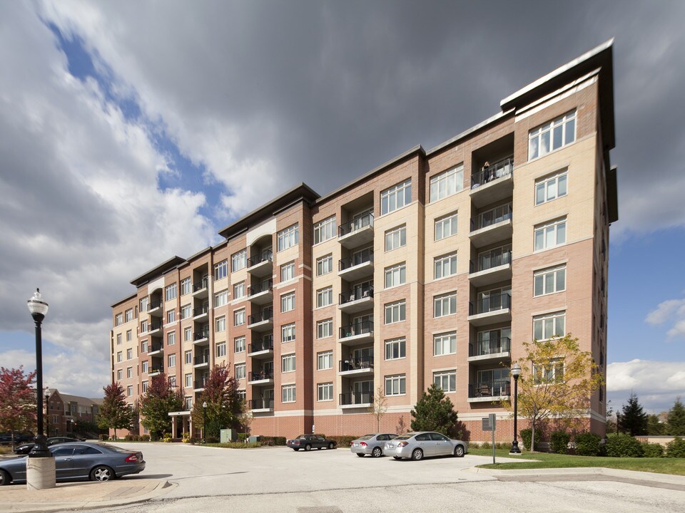 Port Clinton Place in Vernon Hills, IL - Building Photo