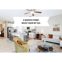 10525 Oakside Dr in Palmetto, FL - Building Photo