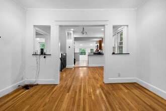 2213 Douglas St NE in Washington, DC - Foto de edificio - Building Photo