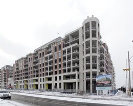 2480 Prince Michael Dr in Oakville, ON - Building Photo