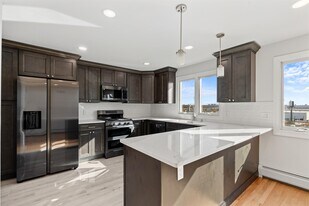 743 7th St in Carlstadt, NJ - Building Photo