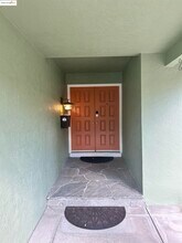 516 Webster Dr in Martinez, CA - Building Photo - Building Photo