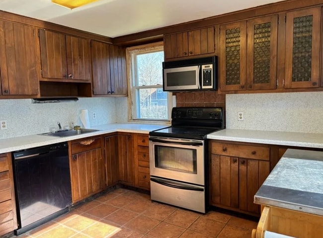 32 Dewitt Dr in Sidney, NY - Building Photo - Building Photo