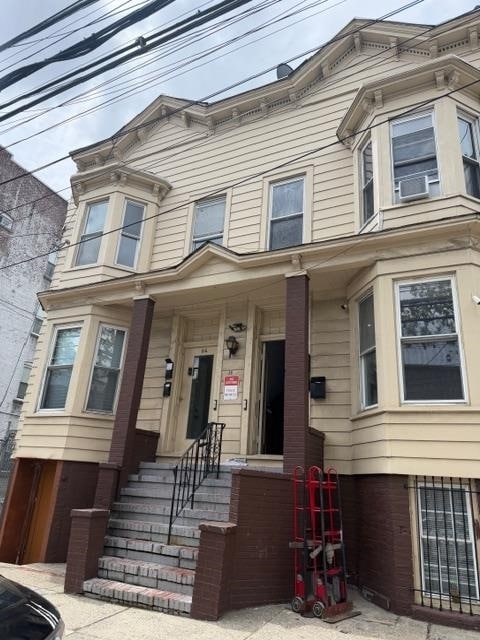 property at 86 Stone St
