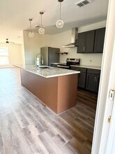 1912 Sanford Dr in Little Rock, AR - Building Photo - Building Photo