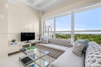 4925 Collins Ave in Miami, FL - Building Photo - Building Photo