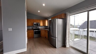 1611 W 600 N in Clinton, UT - Foto de edificio - Building Photo