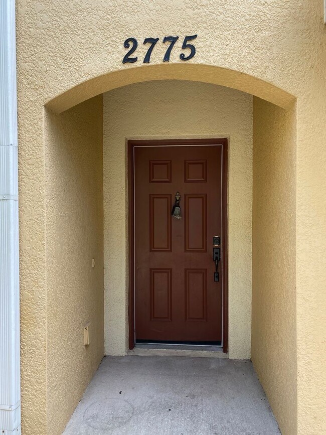 2775 Oakwater Dr in Kissimmee, FL - Foto de edificio - Building Photo