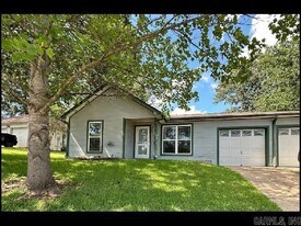 2704 Timbermist Cir in Benton, AR - Building Photo