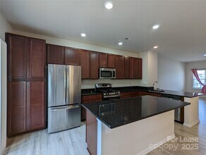 7123 Jane Parks Way in Charlotte, NC - Building Photo - Building Photo