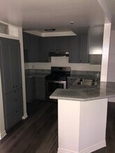 1200 Mansfield N Ave, Unit 307 in Los Angeles, CA - Foto de edificio - Building Photo