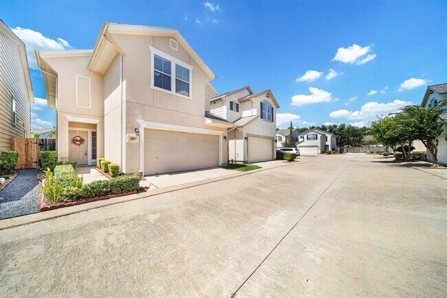 1919 Harwood Springs Dr in Houston, TX - Building Photo - Building Photo
