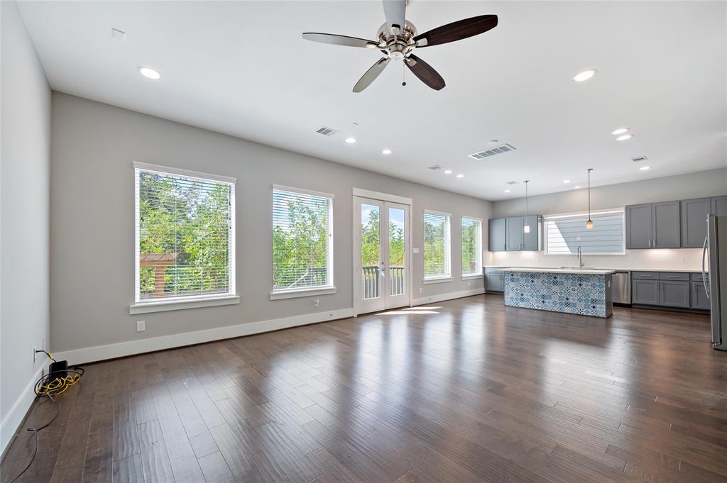 6015 Yale Garden Ln in Houston, TX - Building Photo