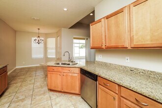 30551 Annadale Dr in Wesley Chapel, FL - Foto de edificio - Building Photo