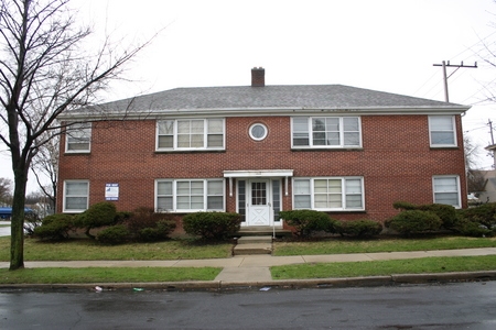 Lorraine Place Apartments in Milwaukee, WI - Building Photo